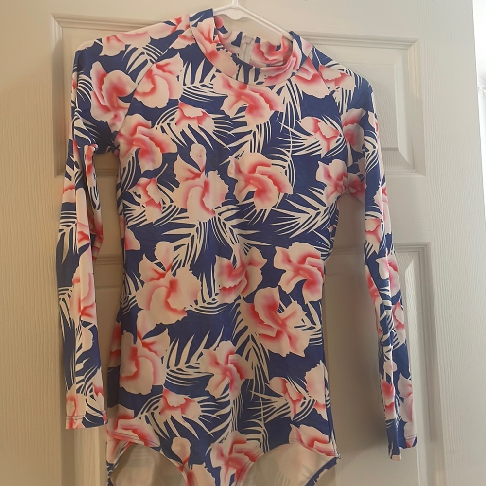 Long sleeve surf suit